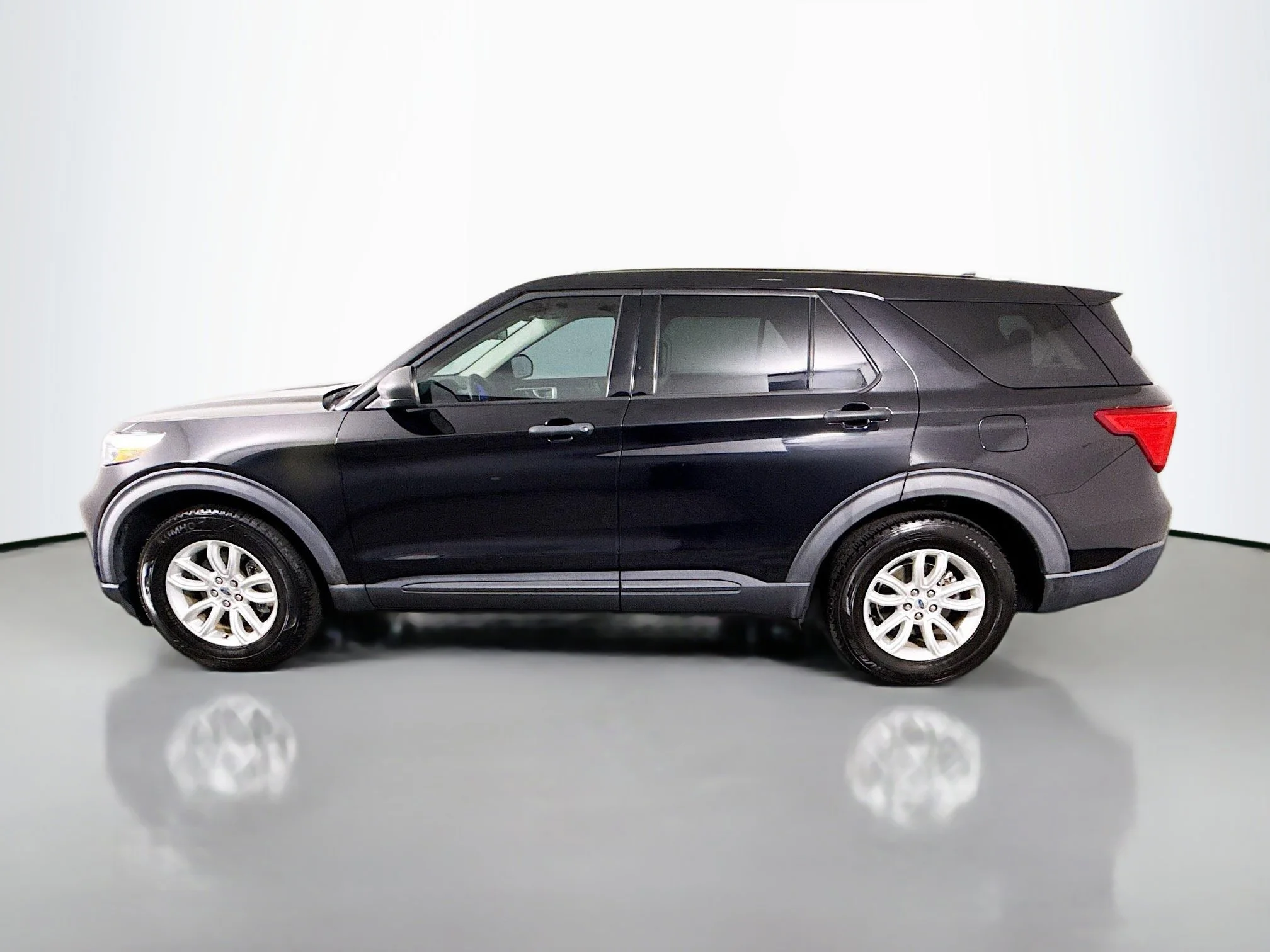 Used 2020 Agate Black Metallic Ford Base image 4