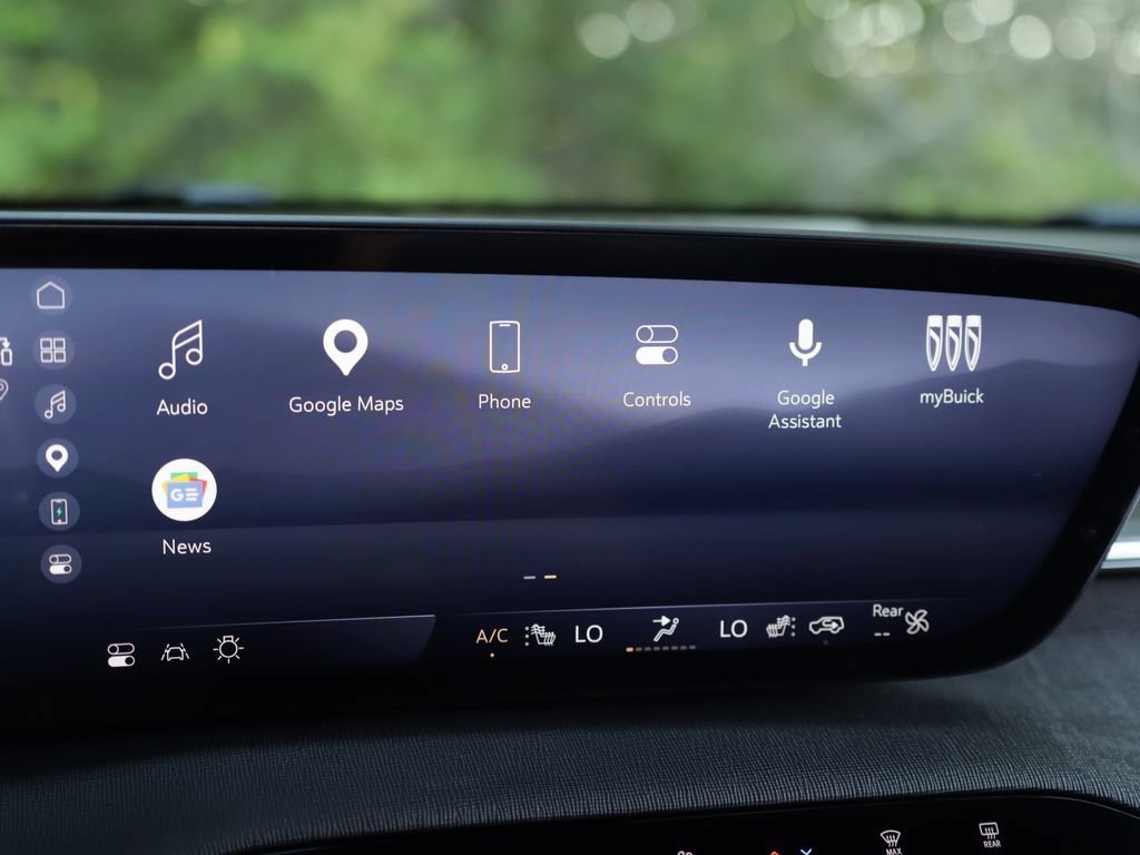 Used 2025 Ebony Twilight Metallic Buick Sport Touring image 15