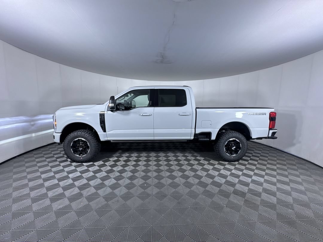 New 2026 Avalanche Ford Lariat image 5
