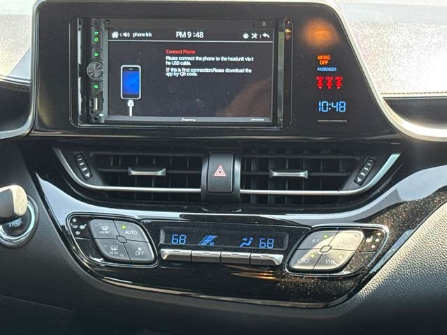 Used 2018 Black Toyota XLE Premium image 11