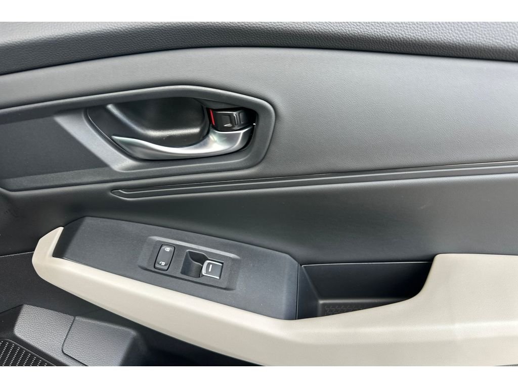 New 2026 Platinum White Pearl Honda SE image 19