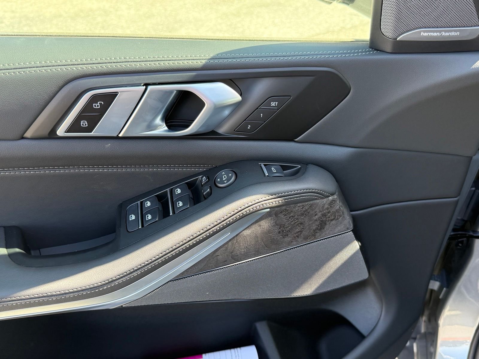 New 2026 Skyscraper Grey Metallic BMW sDrive40i image 17