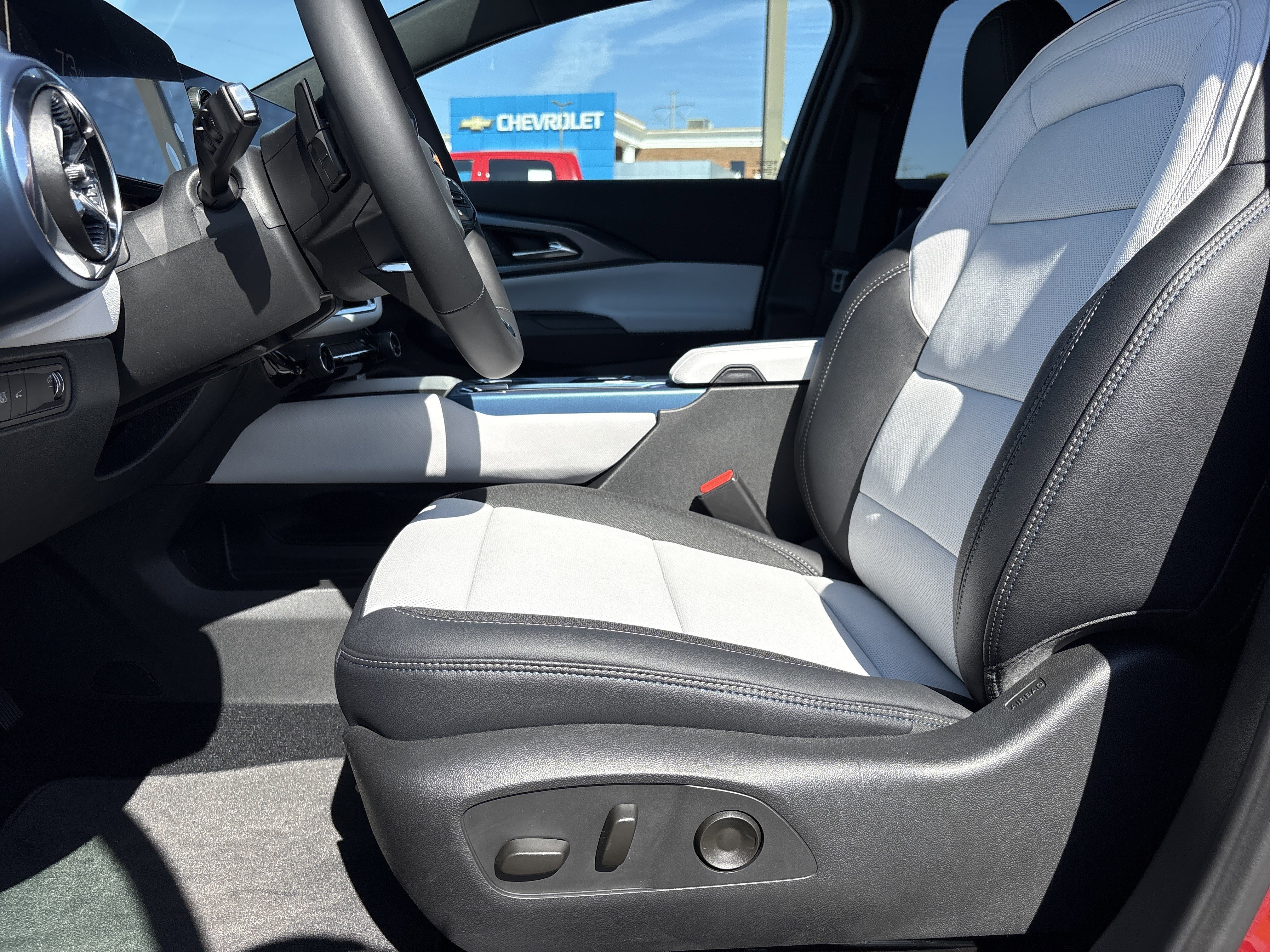 2026 Chevrolet Equinox EV 2LT - Photo 9