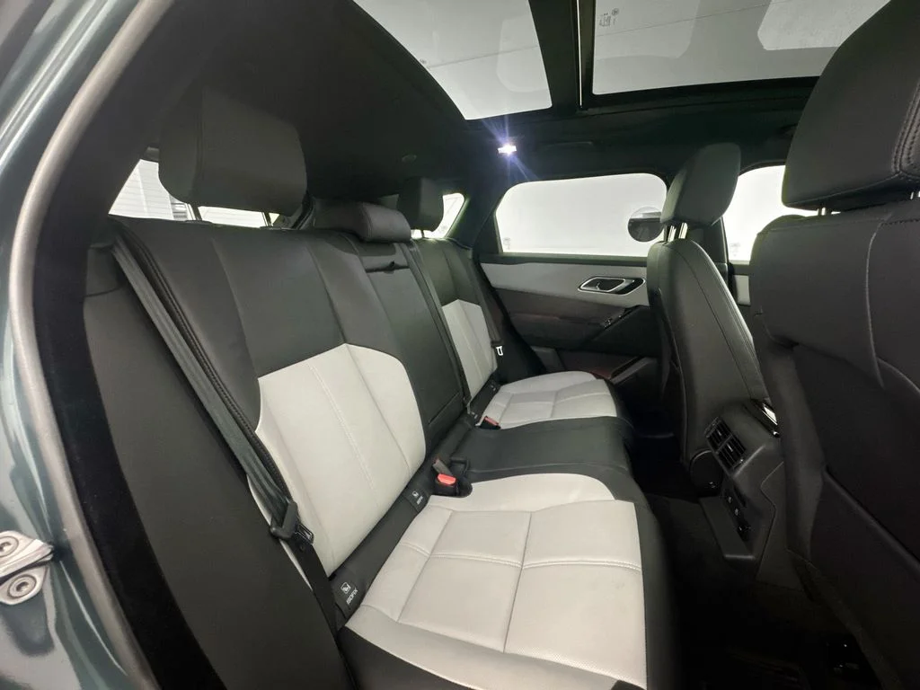 Certified Used 2026 Green Land Rover S image 28