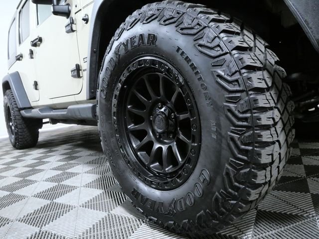 Certified Used 2018  Jeep Unlimited Sport image 2