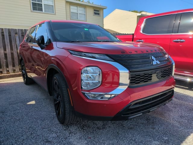 2024 Mitsubishi Outlander SE Black Edition w Pano 2WD's photo