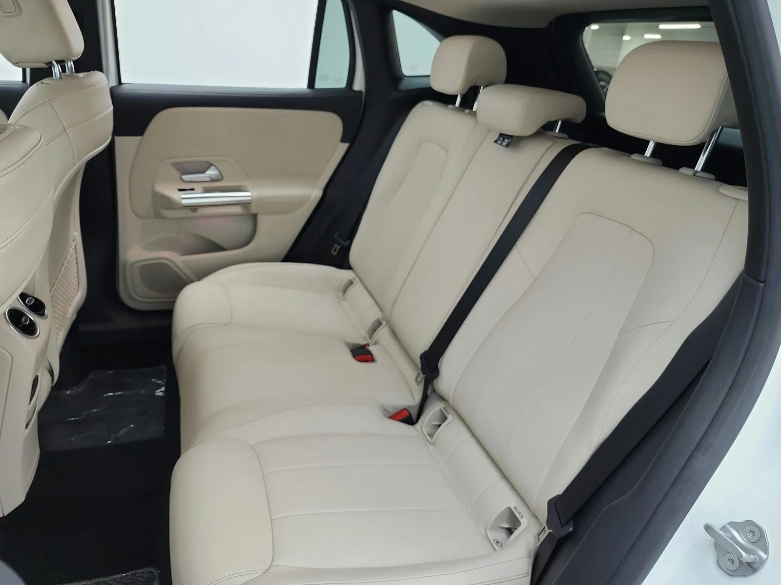 Used 2021 Polar White Mercedes-Benz GLA 250 SUV image 15