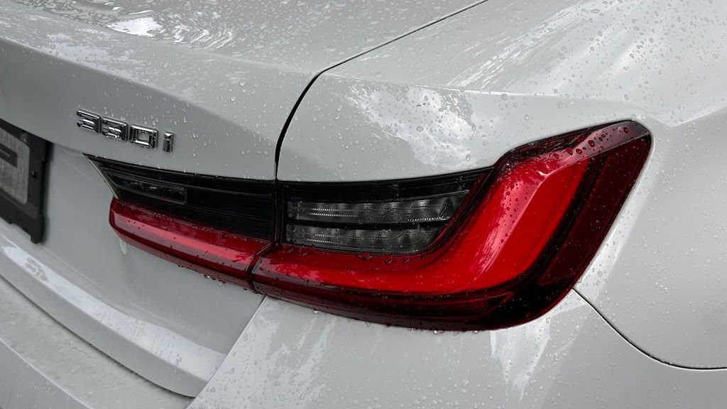 Used 2023 Alpine White BMW 330i image 7