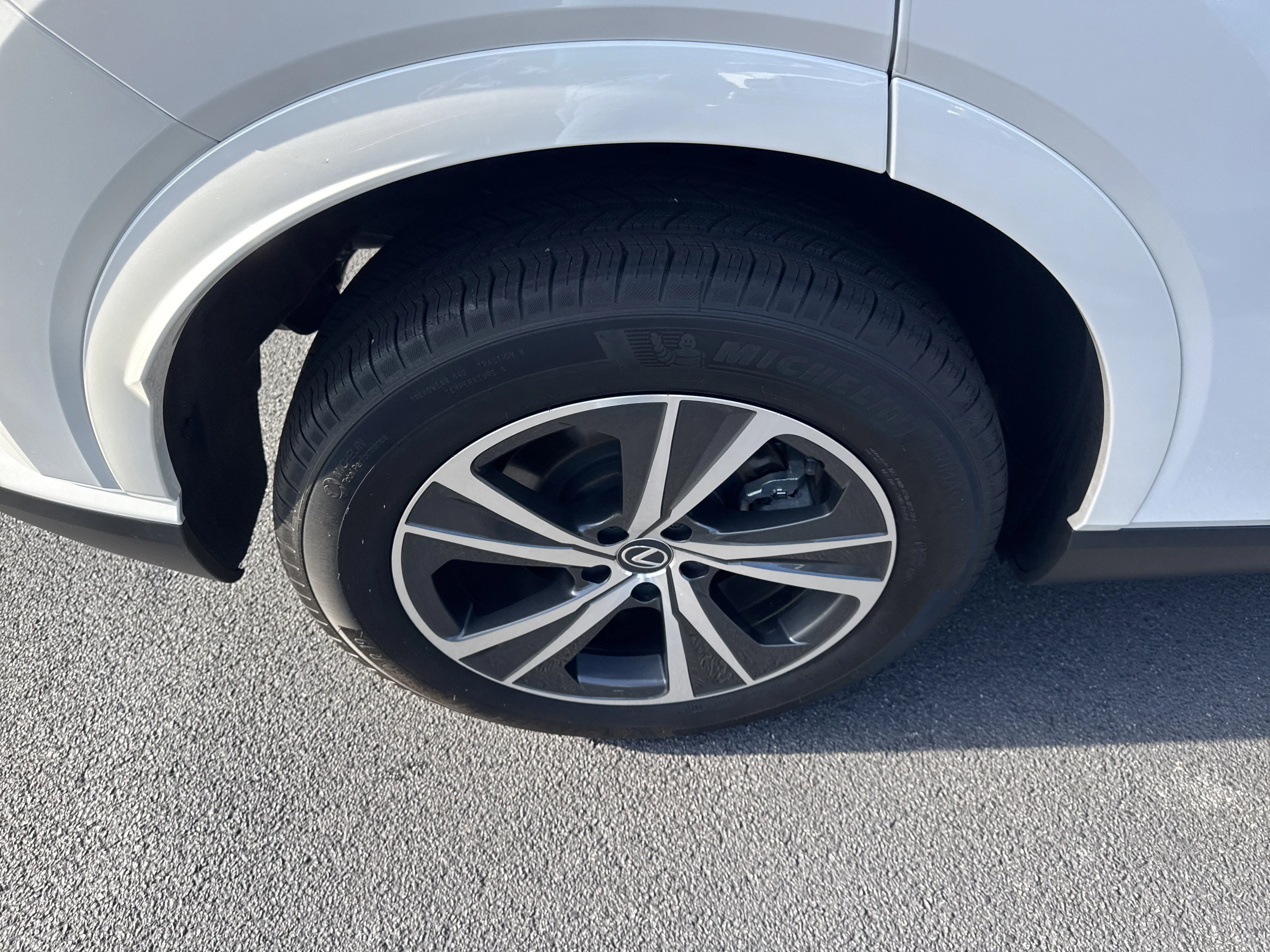 Used 2025  Lexus  image 11