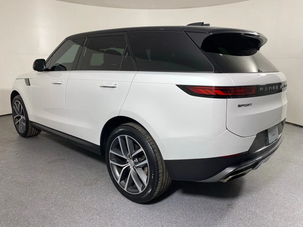Used 2023 Fuji White Land Rover SE image 7
