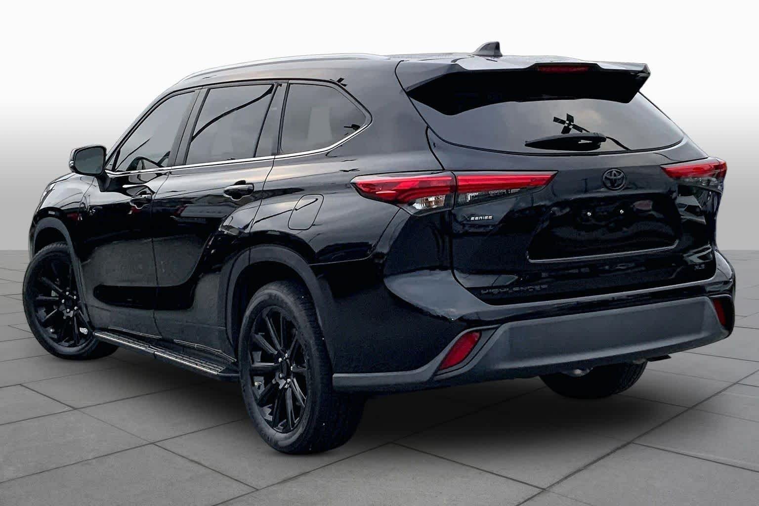 Used 2023 Midnight Black Metallic Toyota XLE image 11