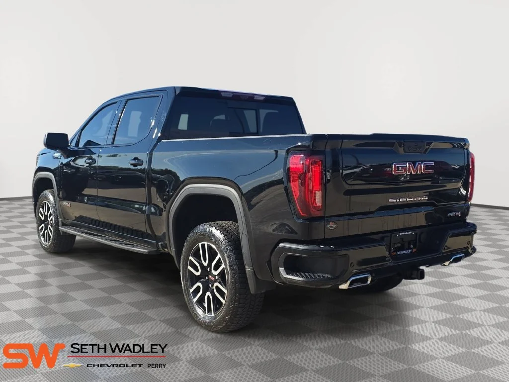 Used 2025 Onyx Black GMC AT4 image 5