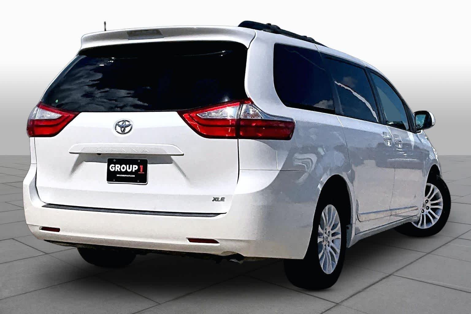 Used 2015 Blizzard Pearl Toyota XLE image 13