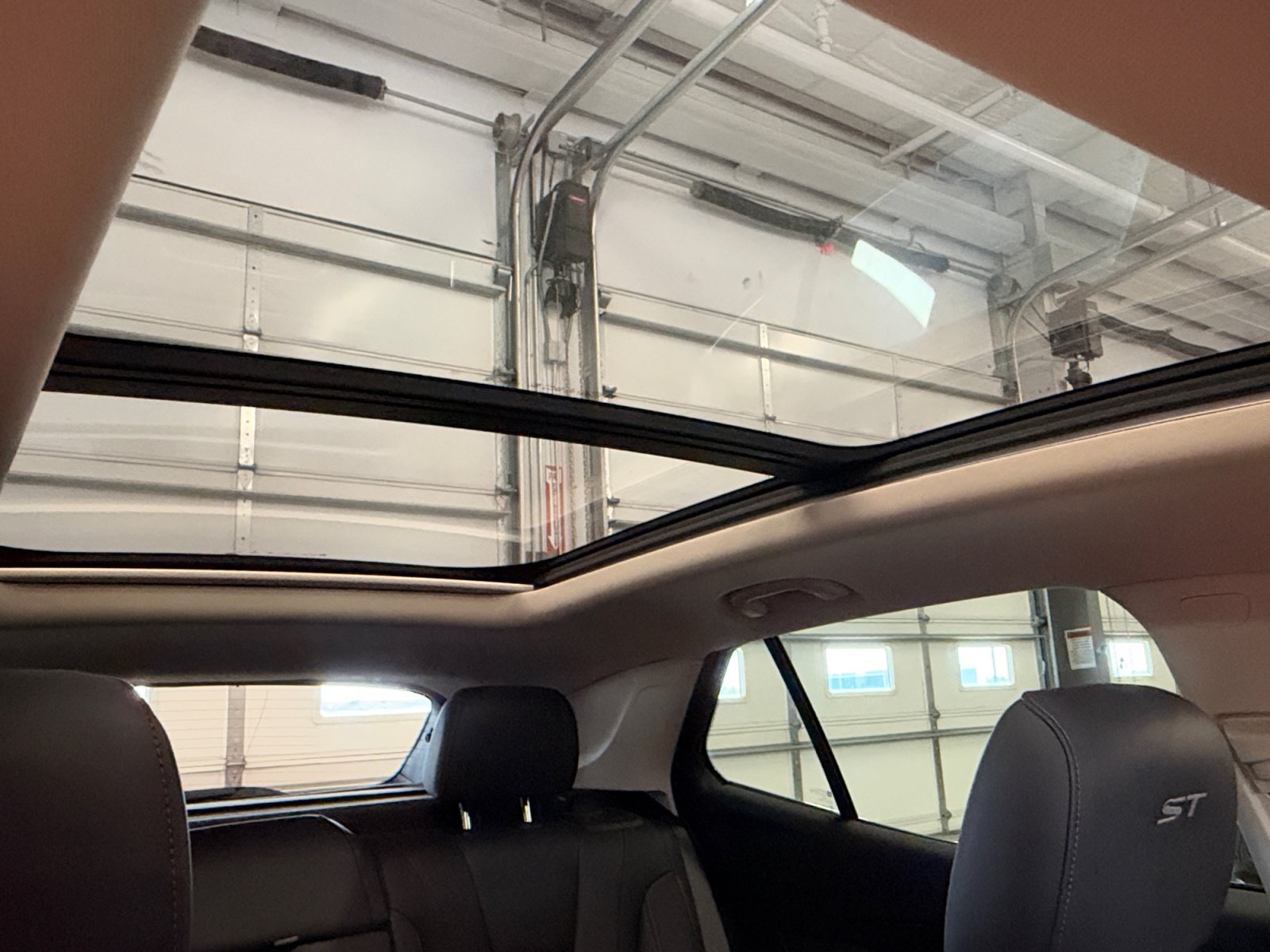 Used 2023 Ebony Twilight Metallic Buick Essence image 26