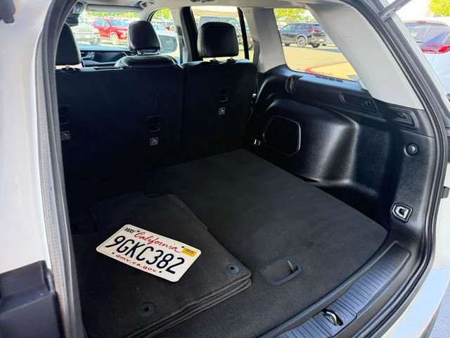 Used 2023 White Jeep 4xe image 31