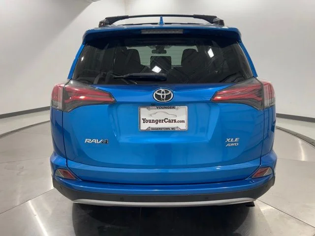Used 2018 Blue Toyota XLE image 4
