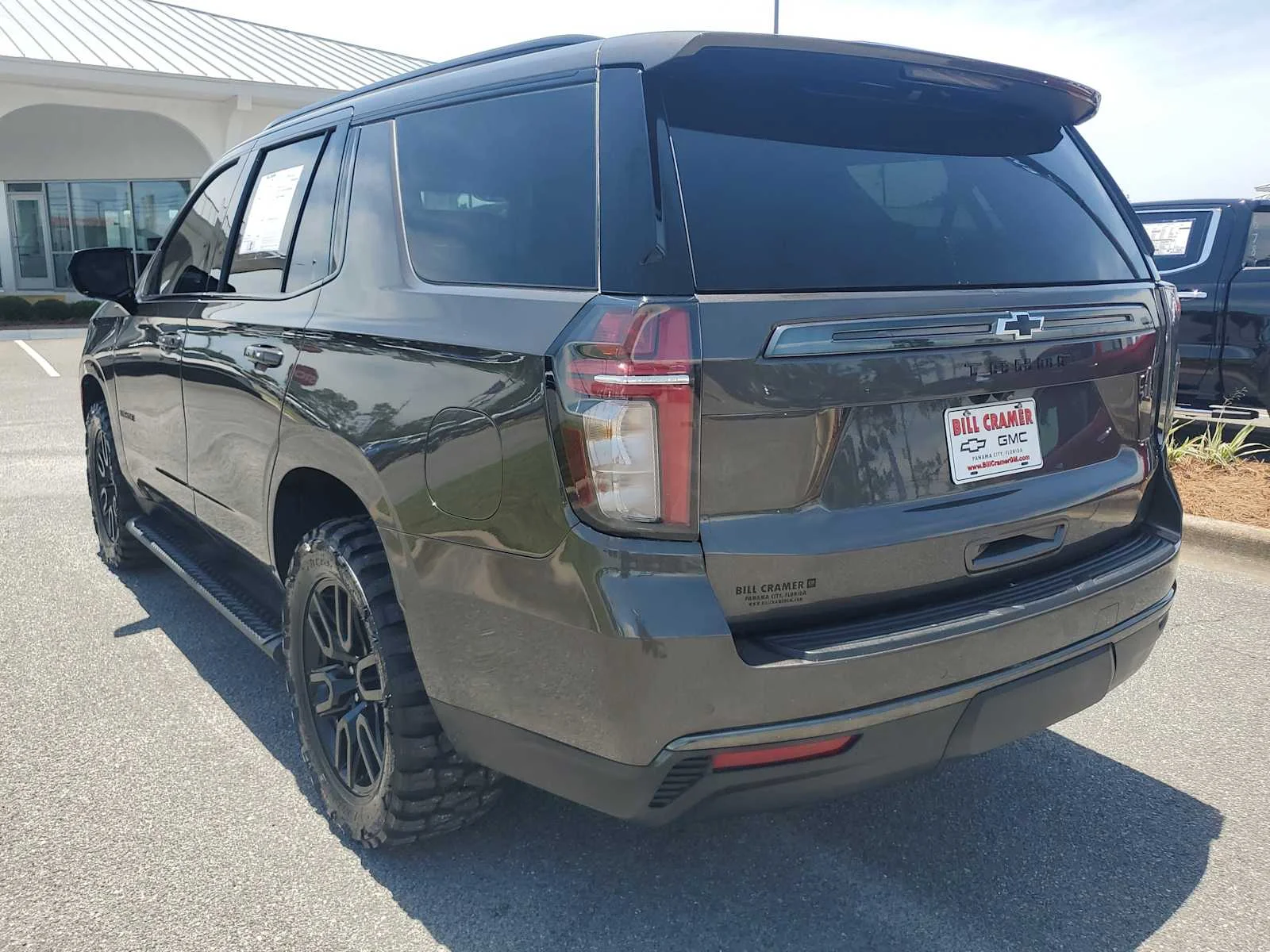 Used 2021 GRAYWOOD METALLIC Chevrolet Z71 image 3