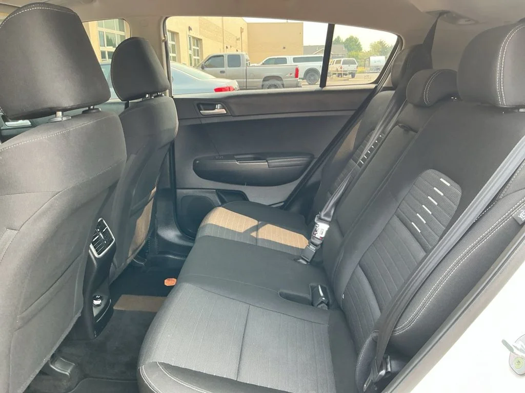Used 2018 White Kia LX image 21