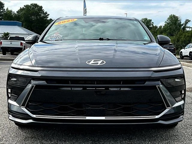 Used 2025 Gray Hyundai SEL image 2