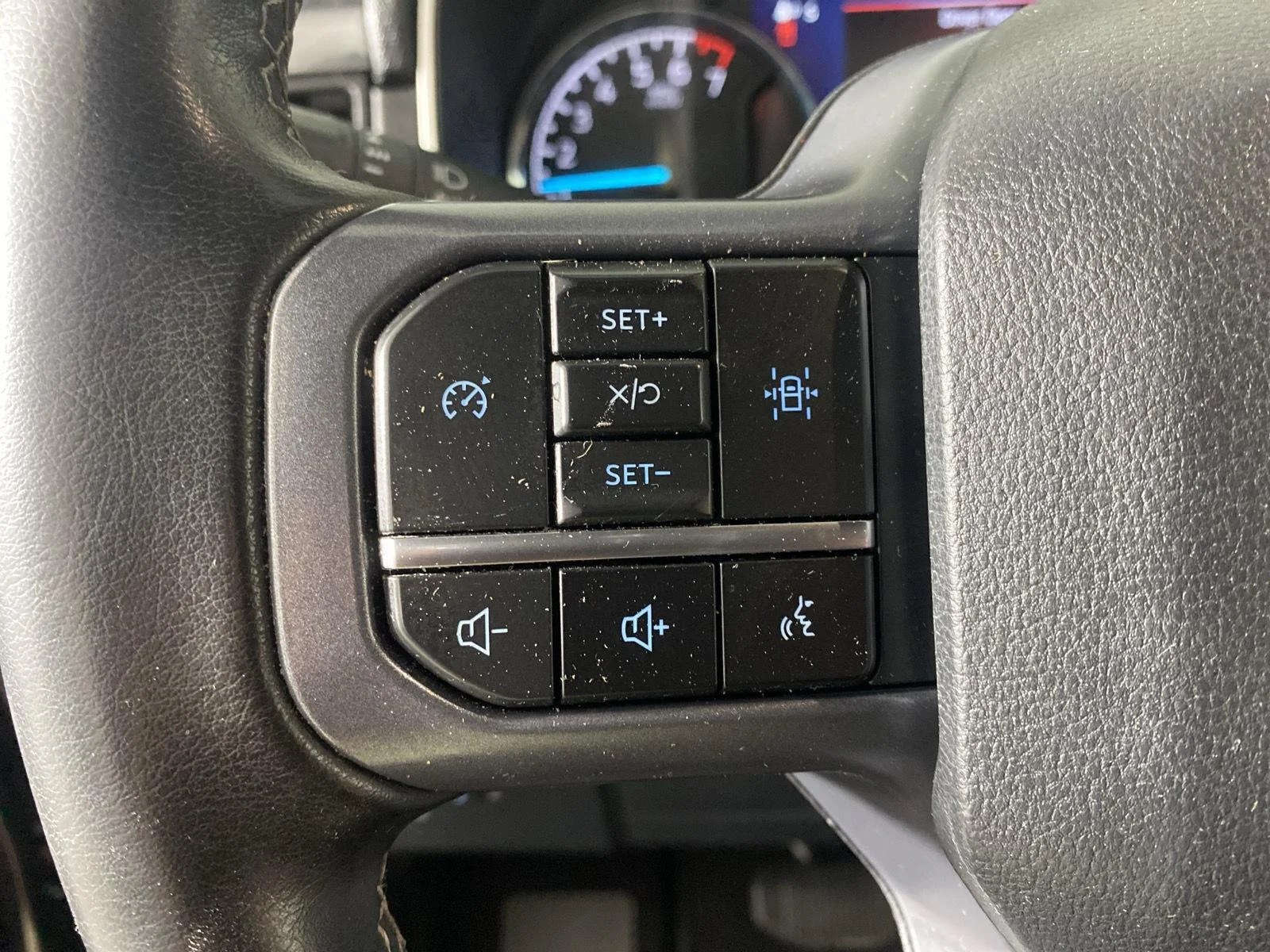 Used 2023 Agate Black Ford XLT image 25