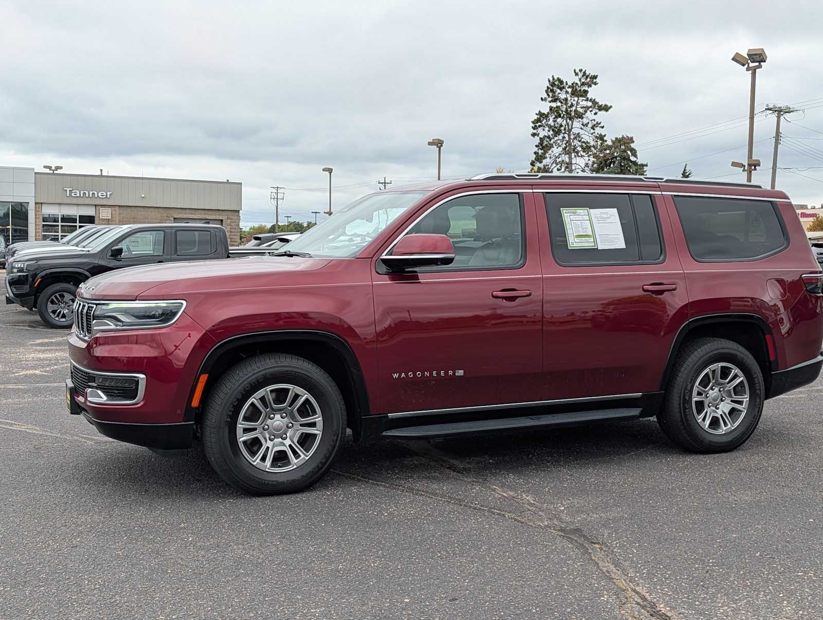 Used 2022 Velvet Red Pearlcoat Jeep Series I image 3