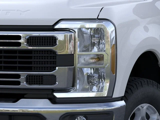 New 2026 Oxford White Ford XLT image 18