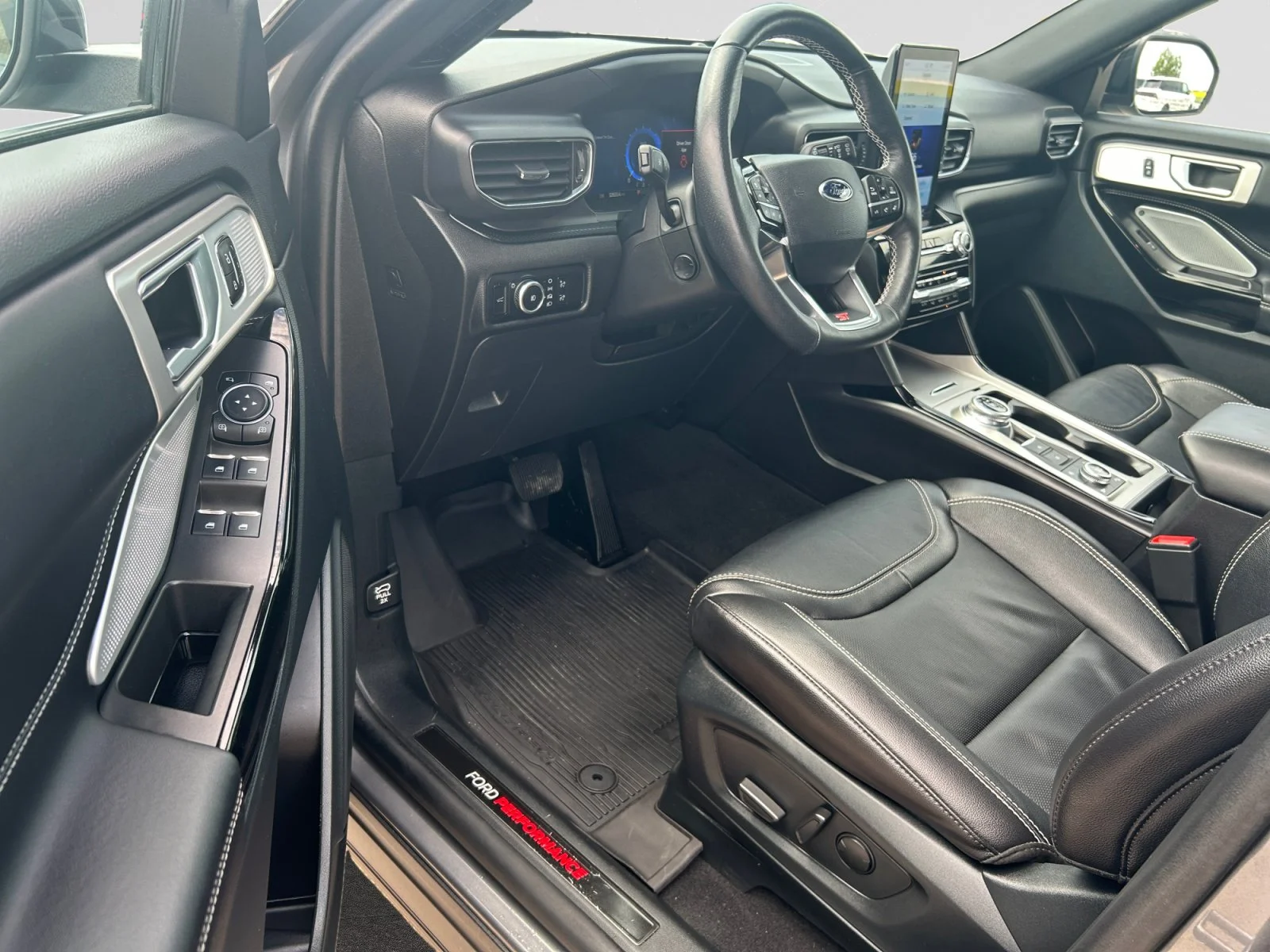 Used 2024  Ford ST 4WD image 11