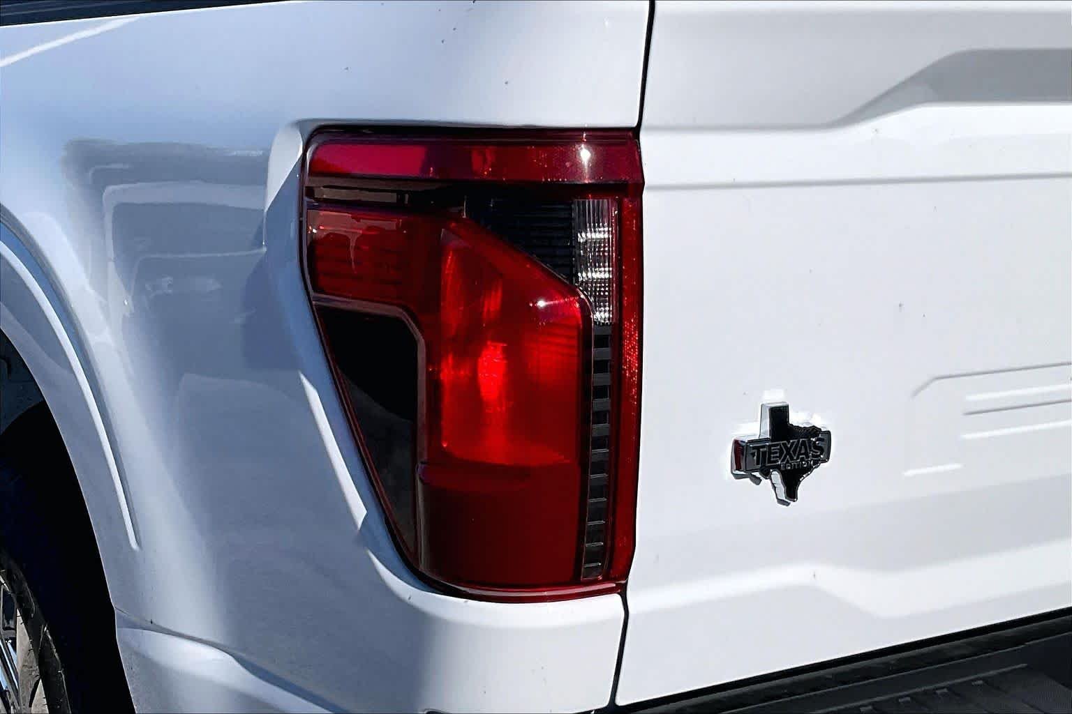 New 2026 Oxford White Ford XLT image 11