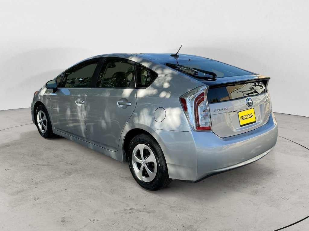 Used 2015 Silver Toyota Three image 11