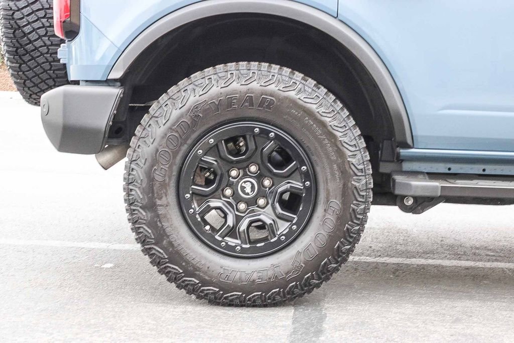 Used 2024 Gray Ford Wildtrak image 11
