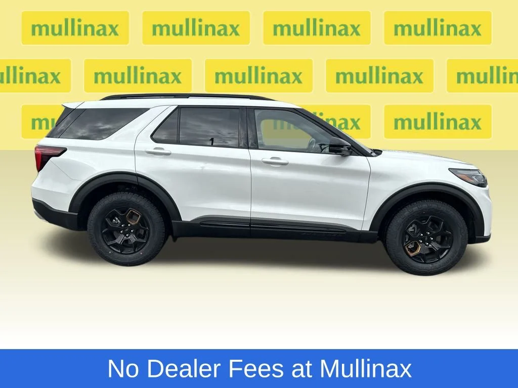 New 2026 White Ford Tremor image 2