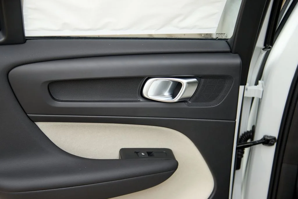 New 2026 Crystal White Volvo Plus image 19