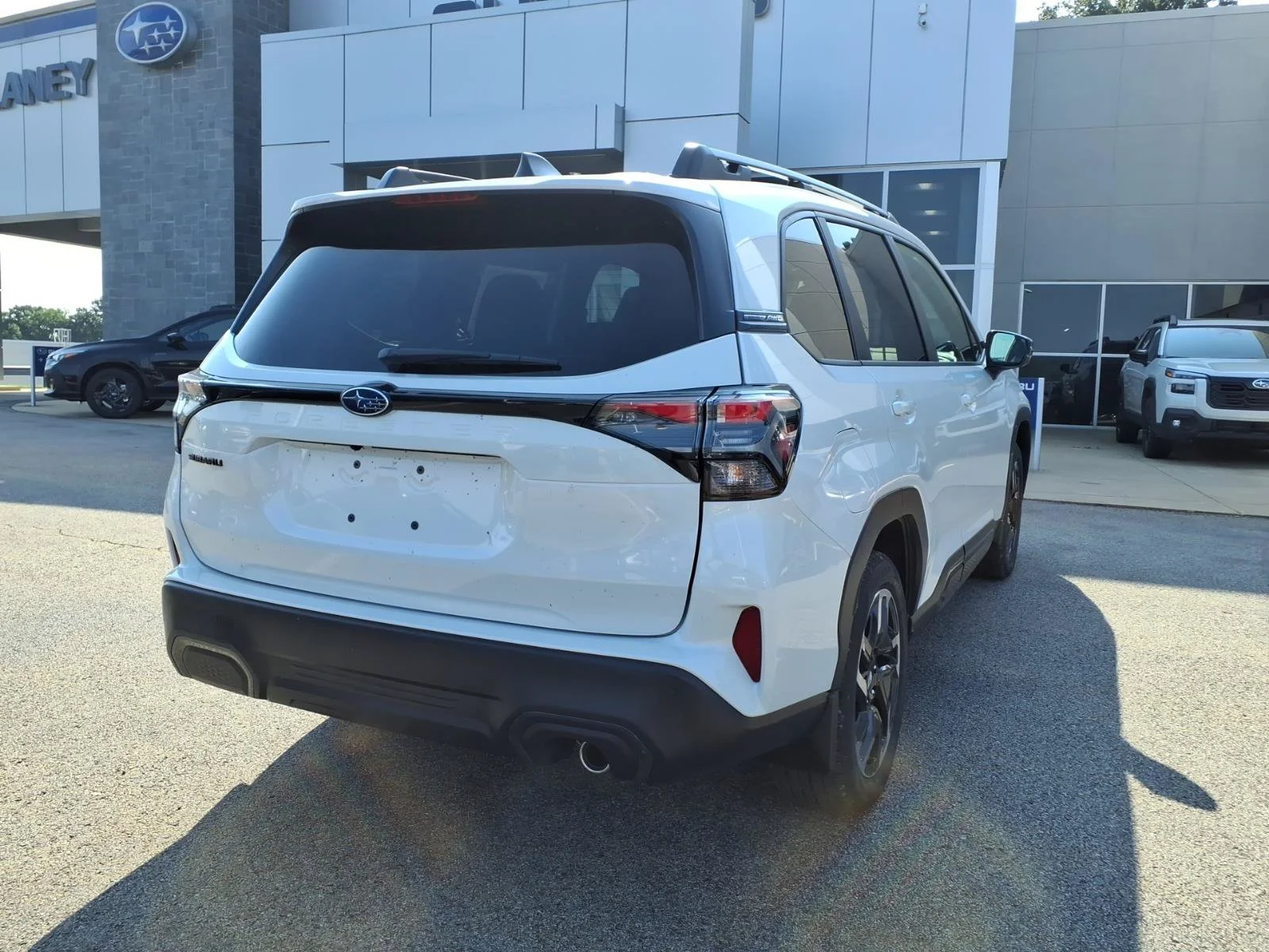 New 2026 CRYSTAL WHITE PEARL Subaru Limited image 4