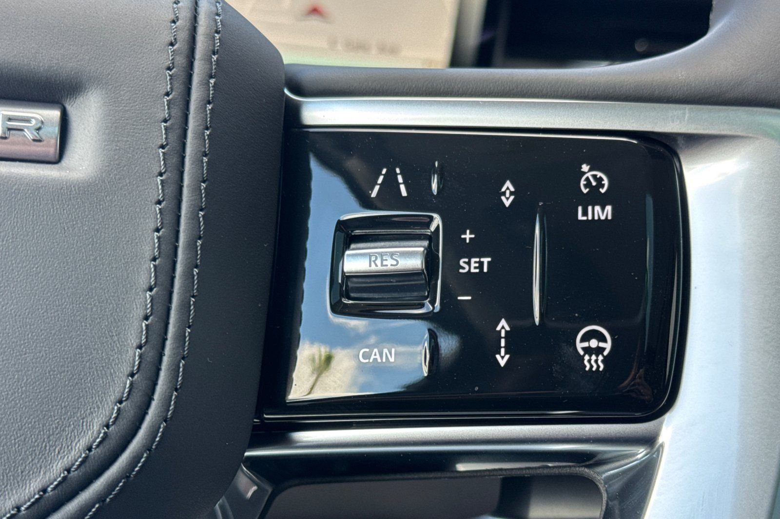 2026 Land Rover Range Rover SE - Photo 28