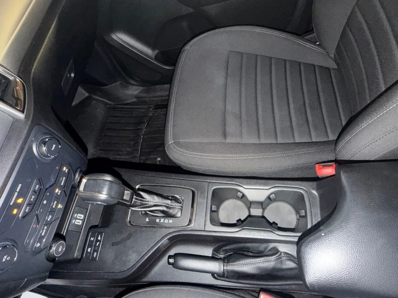 Used 2020 Blue Ford XLT image 23