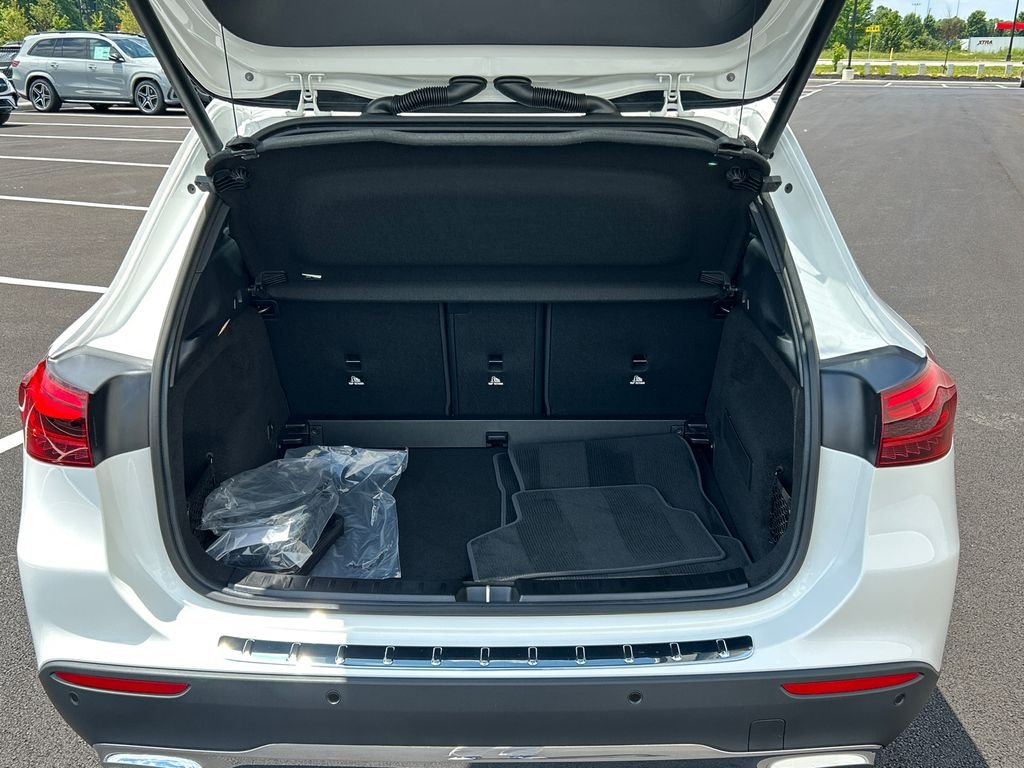 New 2026 Polar White Mercedes-Benz GLA250 image 7