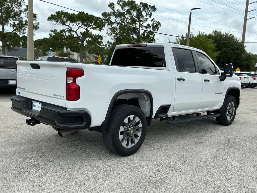 Used 2024 White Chevrolet Custom image 12