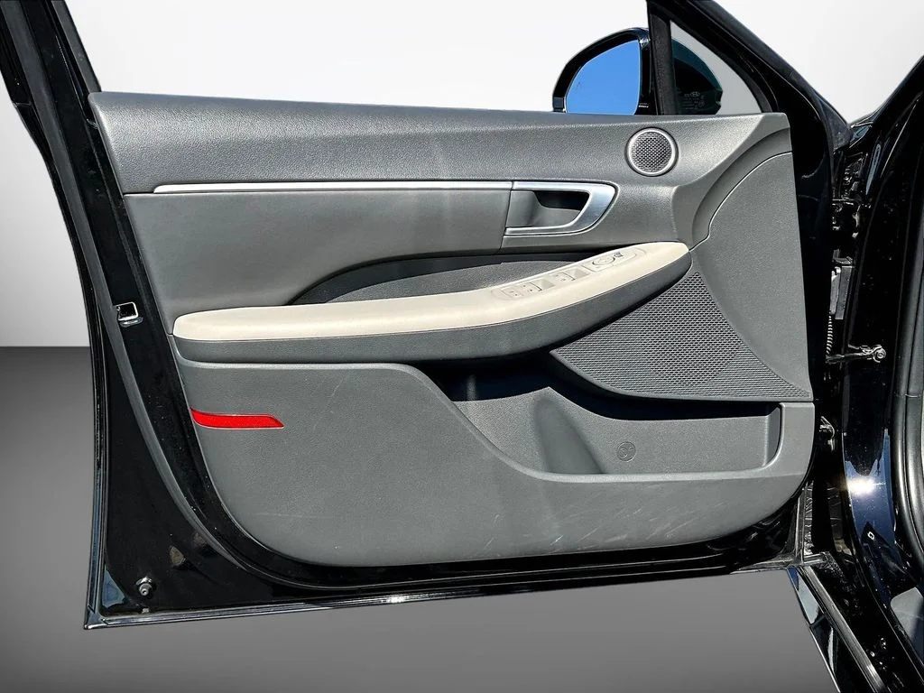 Certified Used 2024 Black Hyundai SEL image 20
