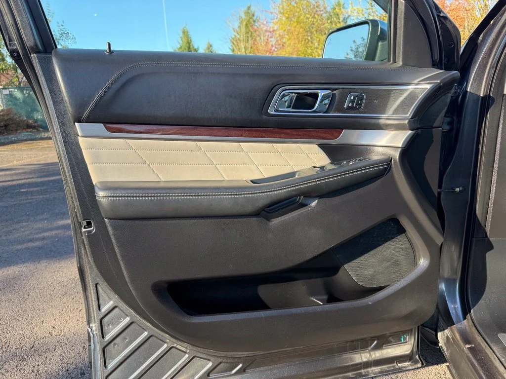 Used 2017 Magnetic Metallic Ford Platinum image 20