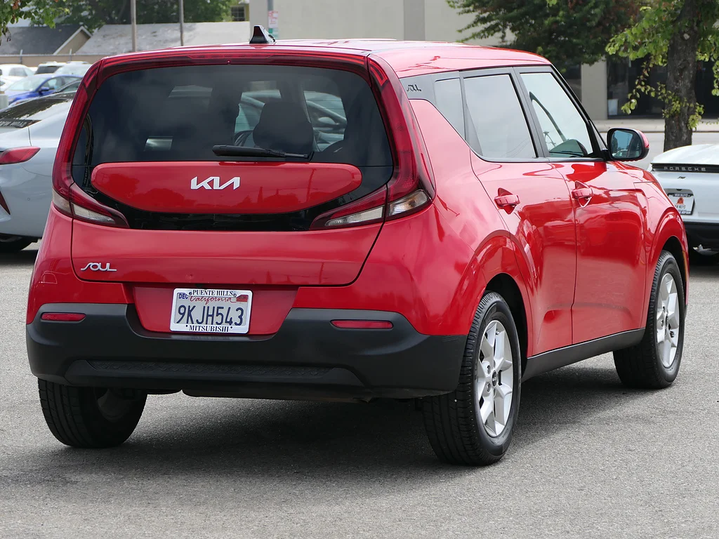 Used 2022 Inferno Red Kia LX image 3