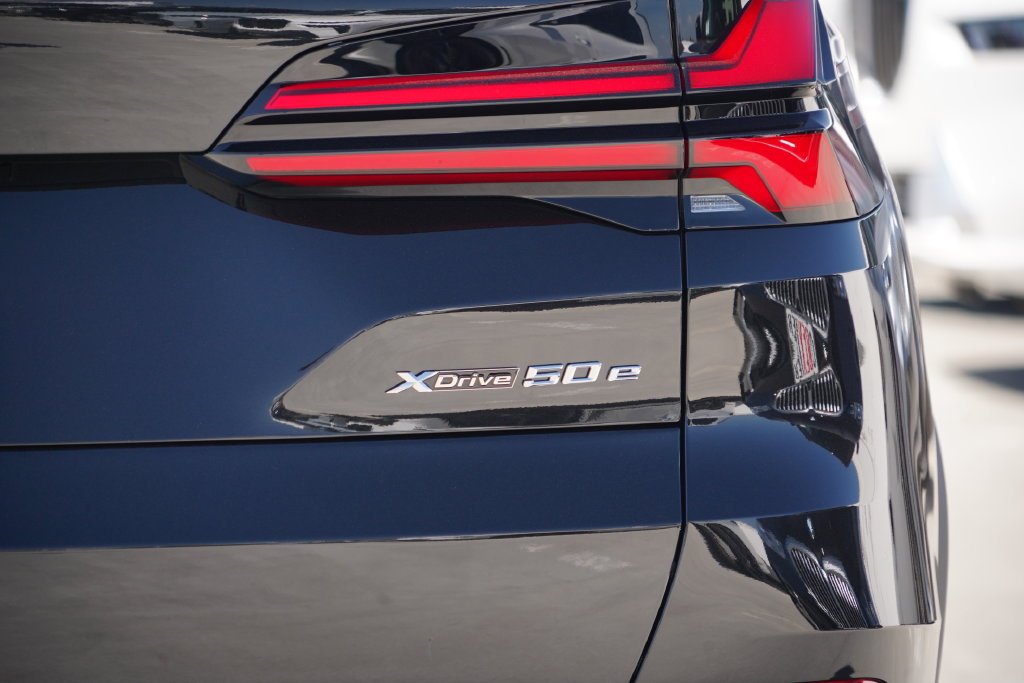 New 2026 Black Sapphire Metallic BMW xDrive50e image 10