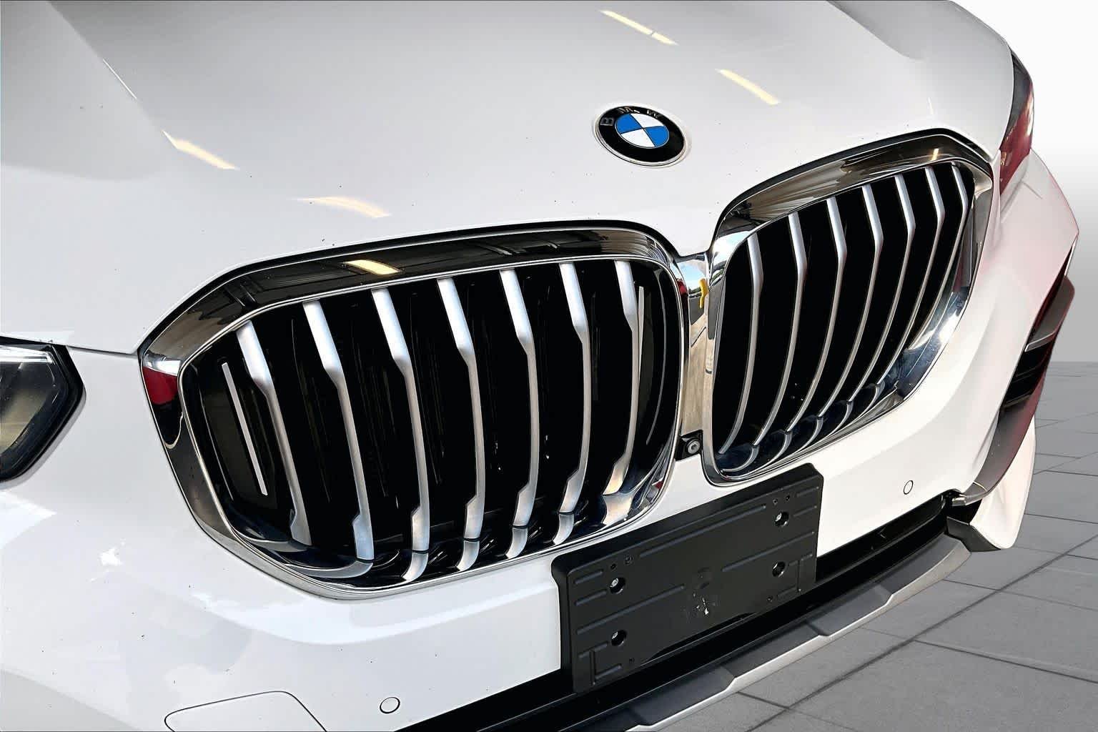 Used 2019 Alpine White BMW xDrive40i image 30