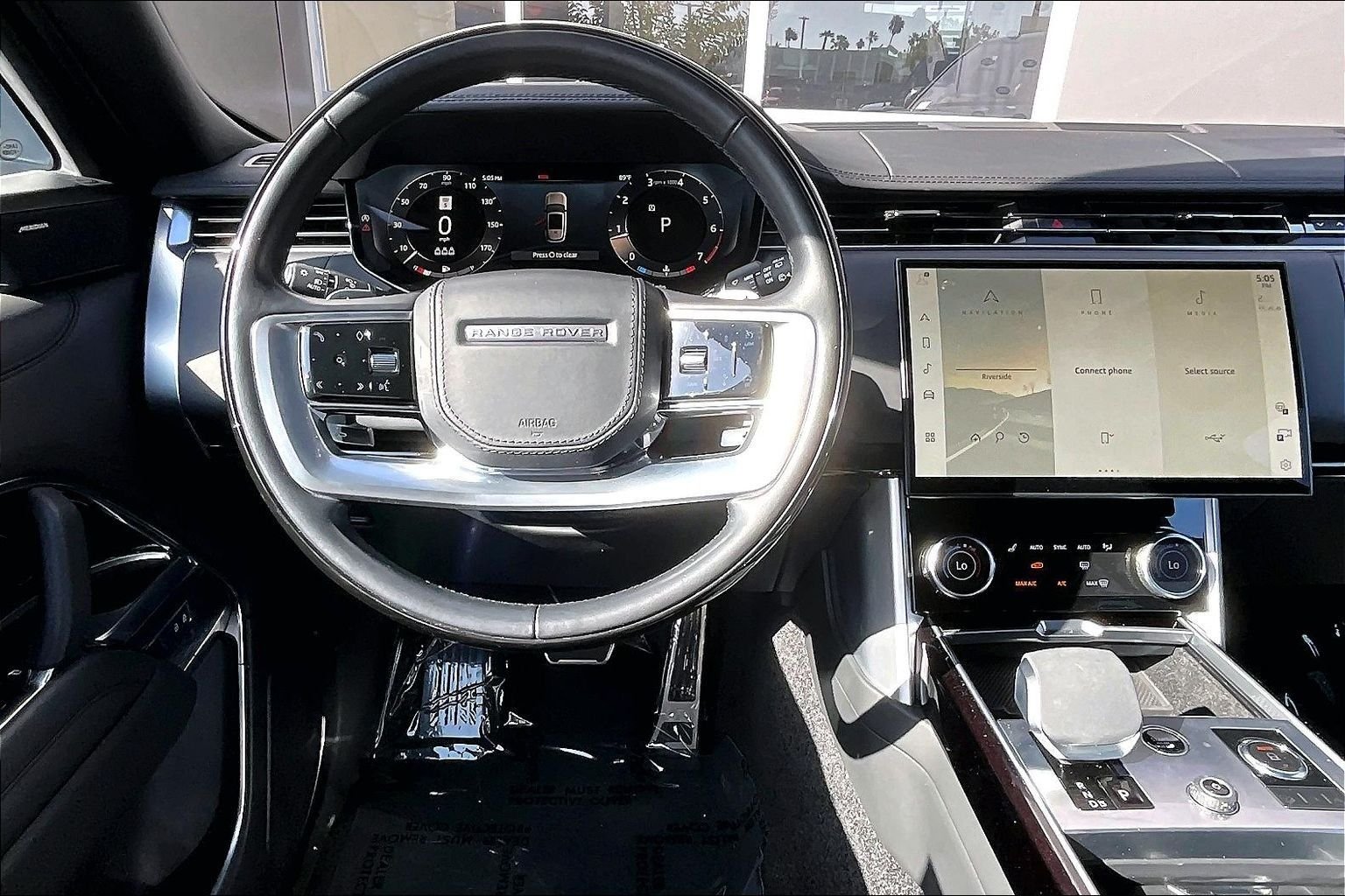 Used 2023 Black Land Rover SE image 5