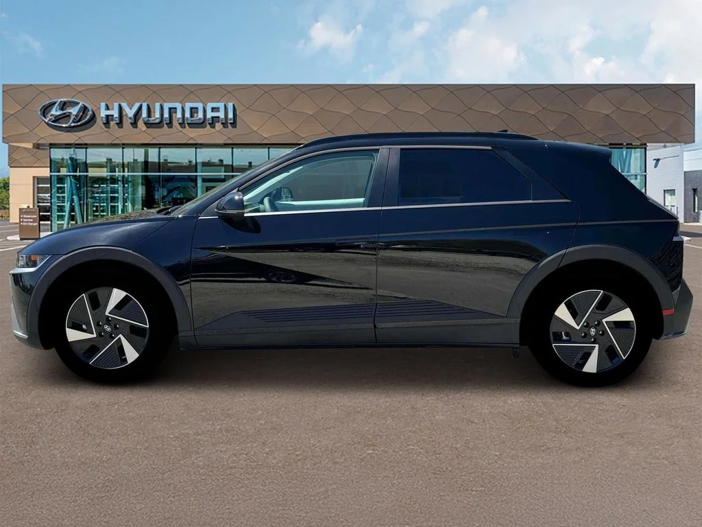 New 2026 Black Hyundai SEL image 3