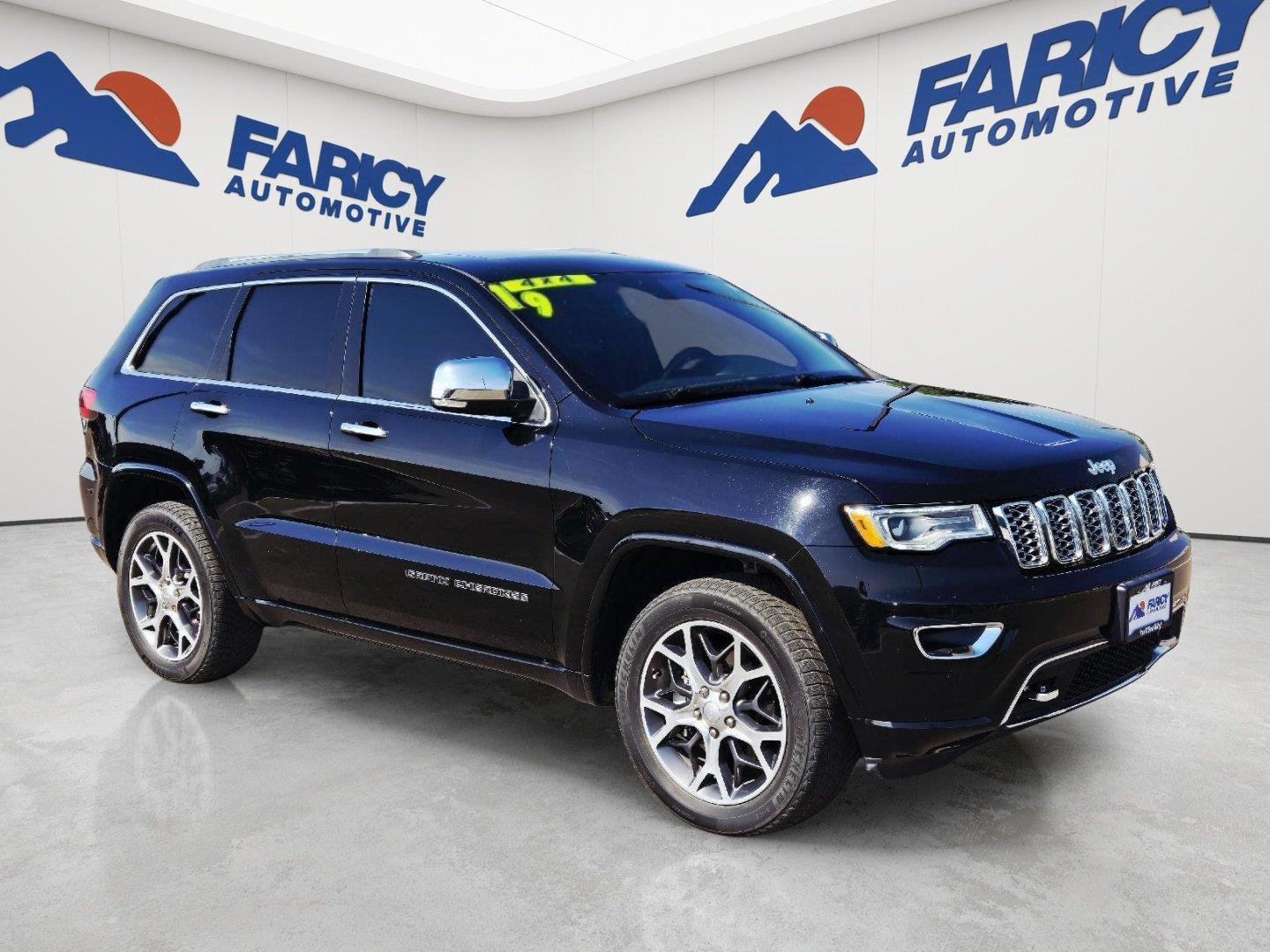 Used 2019 Diamond Black Jeep Overland image 3