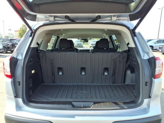 New 2026 ICE SILVER METALLIC Subaru Premium 7-Passenger image 10
