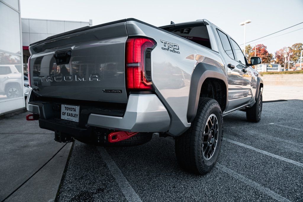 2025 Toyota Tacoma TRD Off Road - Photo 8