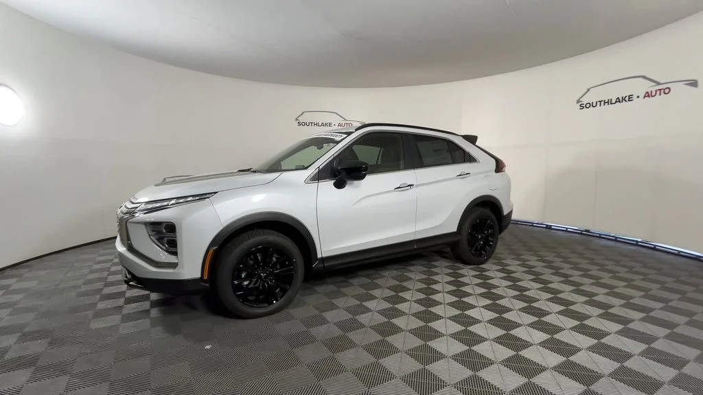 New 2025 White Mitsubishi BLACK EDITION 1.5T S-AWC image 5