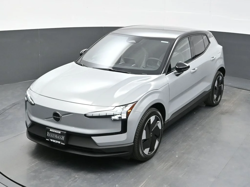 New 2026 Vapour Grey Volvo Twin Motor Performance Plus image 28