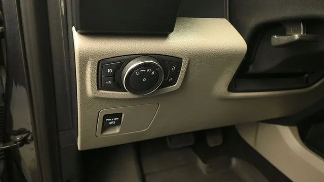 Certified Used 2019 Magnetic Ford XL image 15